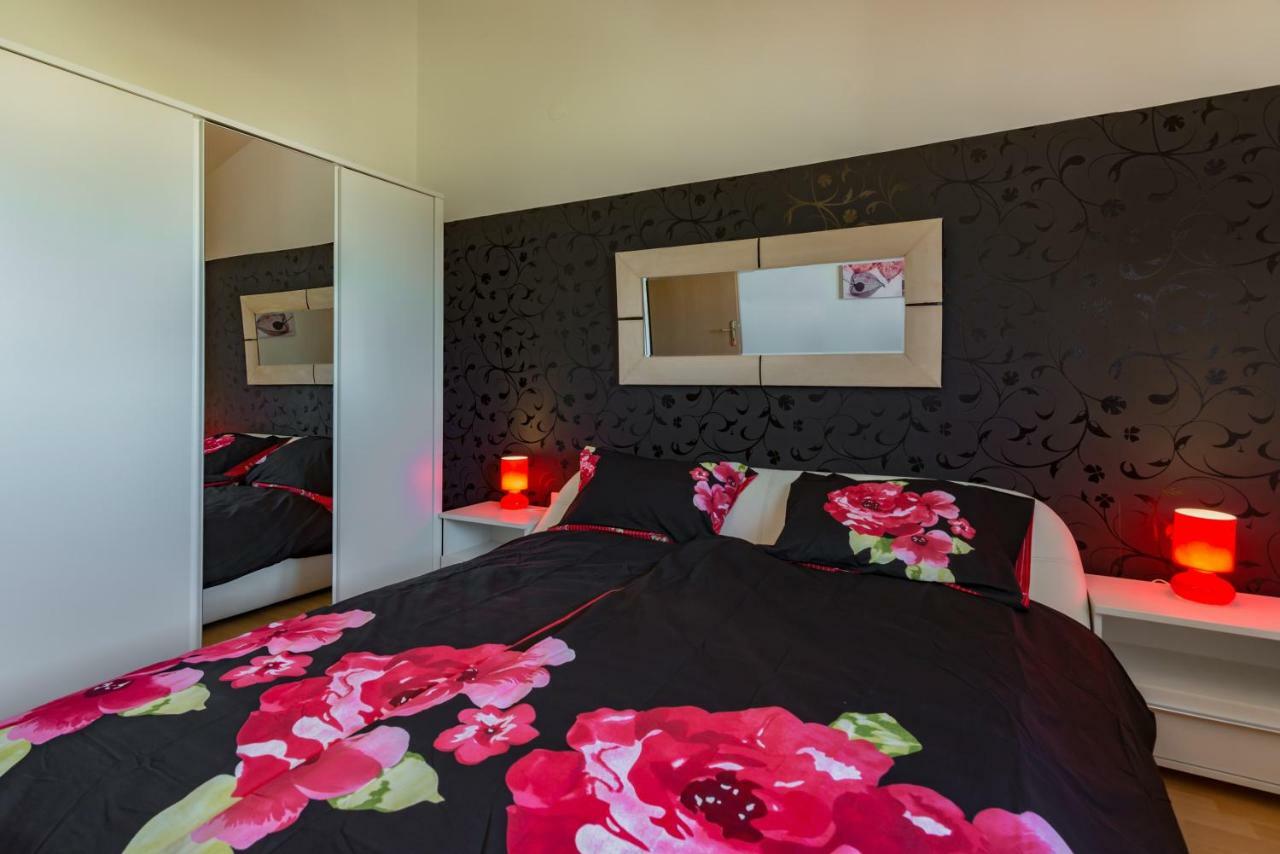 Apartment Ina 普拉 外观 照片