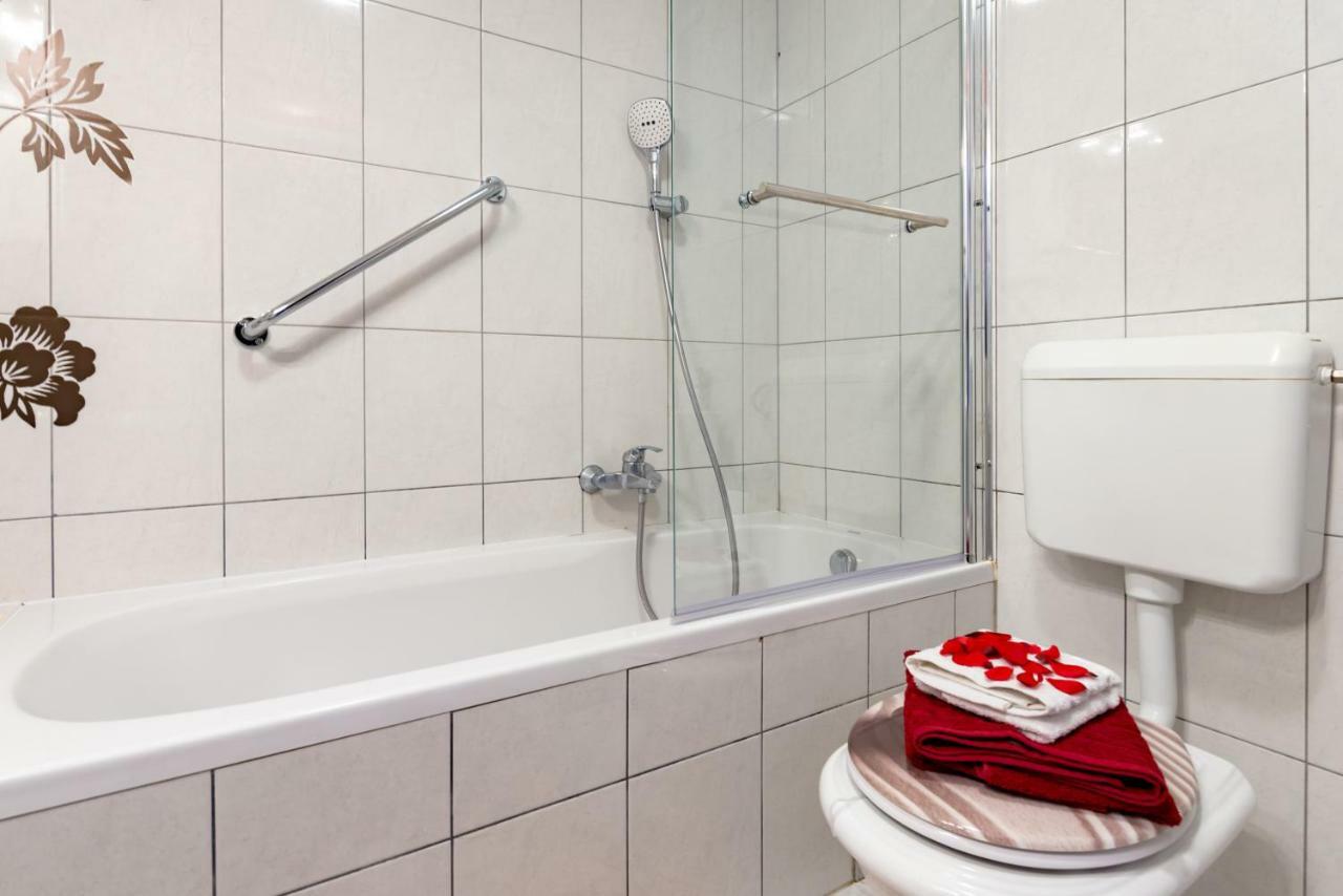 Apartment Ina 普拉 外观 照片