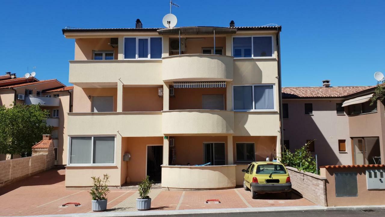 Apartment Ina 普拉 外观 照片